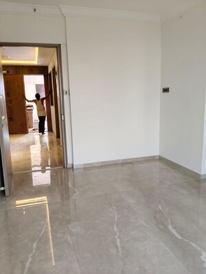 Room in 1 BHK Apartment at Crescent Silverwoods, Powai – for Rent