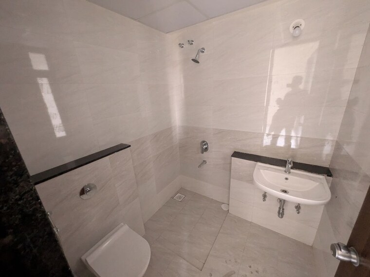 Bathroom, mantra-meraki 3 Bedroom 900 Sq.Ft. Apartment In Akurdi Pune 10386467
