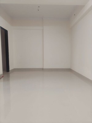 Room in 2 BHK Apartment at Gahlot Majesty and Avenue CHS, Seawoods – for Rent