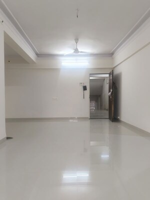 Room in 2 BHK Apartment at Gahlot Majesty and Avenue CHS, Seawoods – for Rent