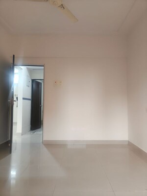 Room in 2 BHK Apartment at Gahlot Majesty and Avenue CHS, Seawoods – for Rent