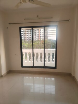 Room in 2 BHK Apartment at Gahlot Majesty and Avenue CHS, Seawoods – for Rent