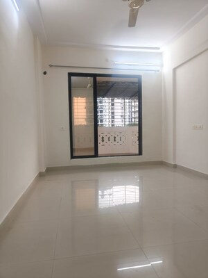 Room in 2 BHK Apartment at Gahlot Majesty and Avenue CHS, Seawoods – for Rent
