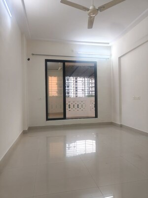 Room in 2 BHK Apartment at Gahlot Majesty and Avenue CHS, Seawoods – for Rent