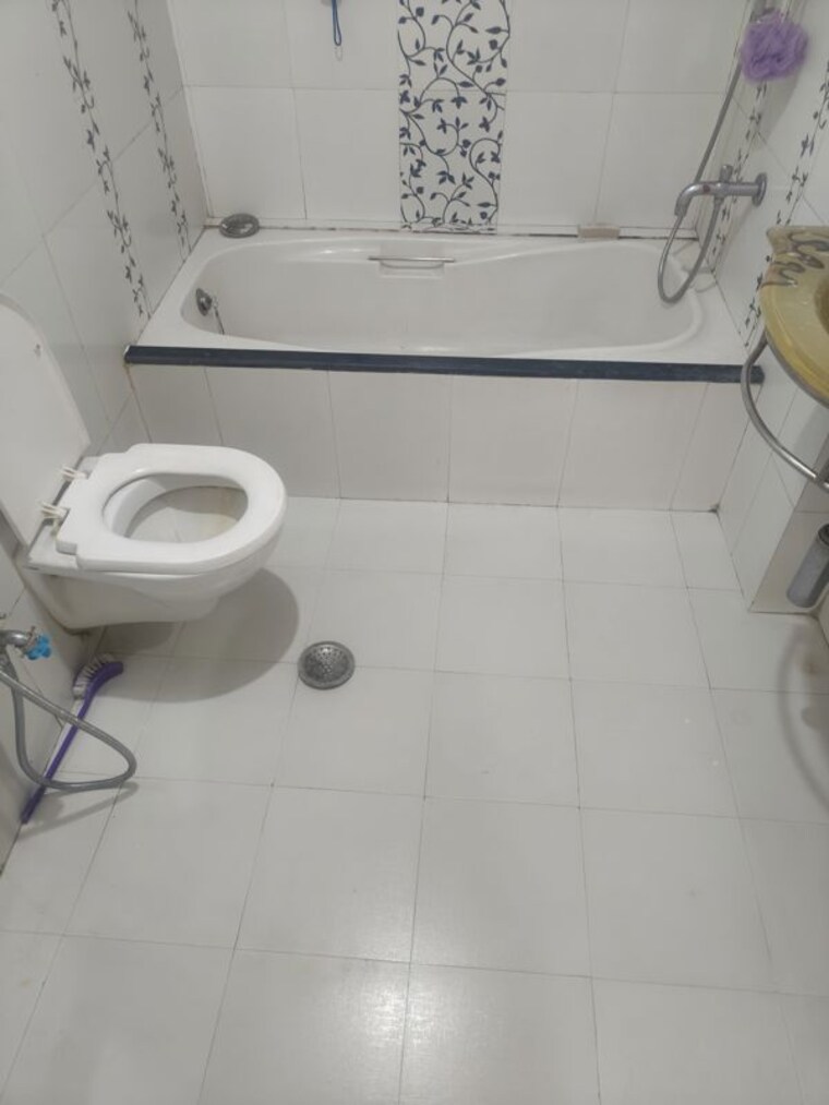Bathroom, gahlot-majesty-and-avenue-chs 2 Bedroom 1300 Sq.Ft. Apartment In Seawoods Navi Mumbai 10403549