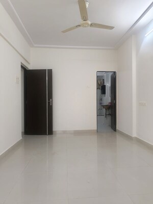 Room in 2 BHK Apartment at Gahlot Majesty and Avenue CHS, Seawoods – for Rent