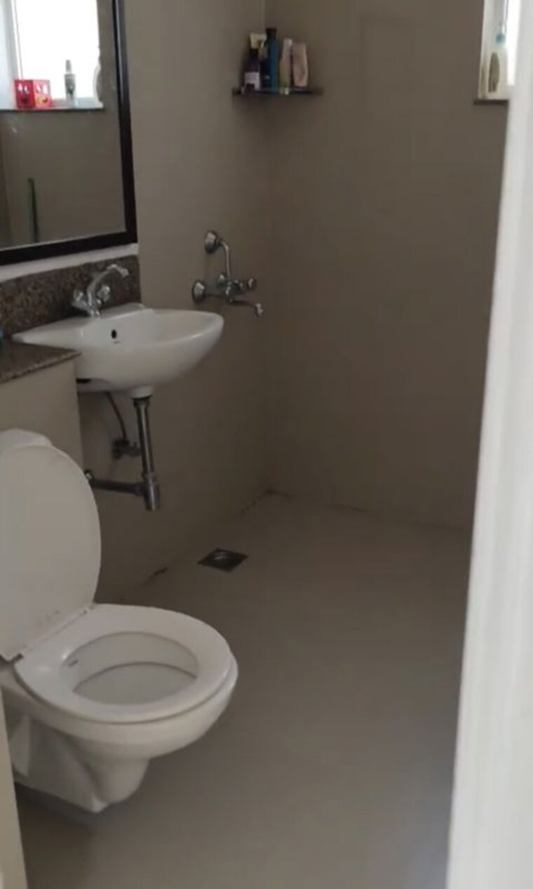 Bathroom, emaar-emerald-floors 3 Bedroom 2403 Sq.Ft. Apartment In Sector 65 Gurgaon 10403555