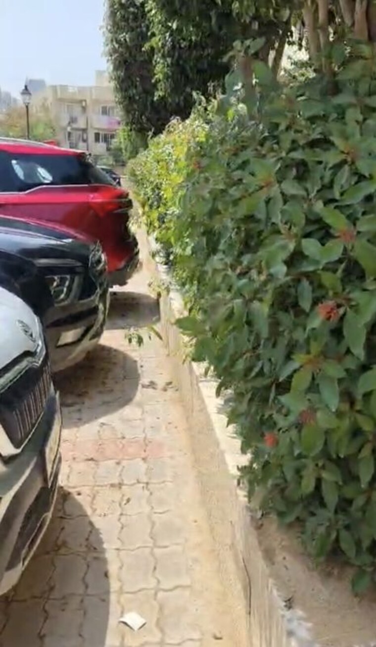  Parking, emaar-emerald-floors 3 Bedroom 2403 Sq.Ft. Apartment In Sector 65 Gurgaon 10403555