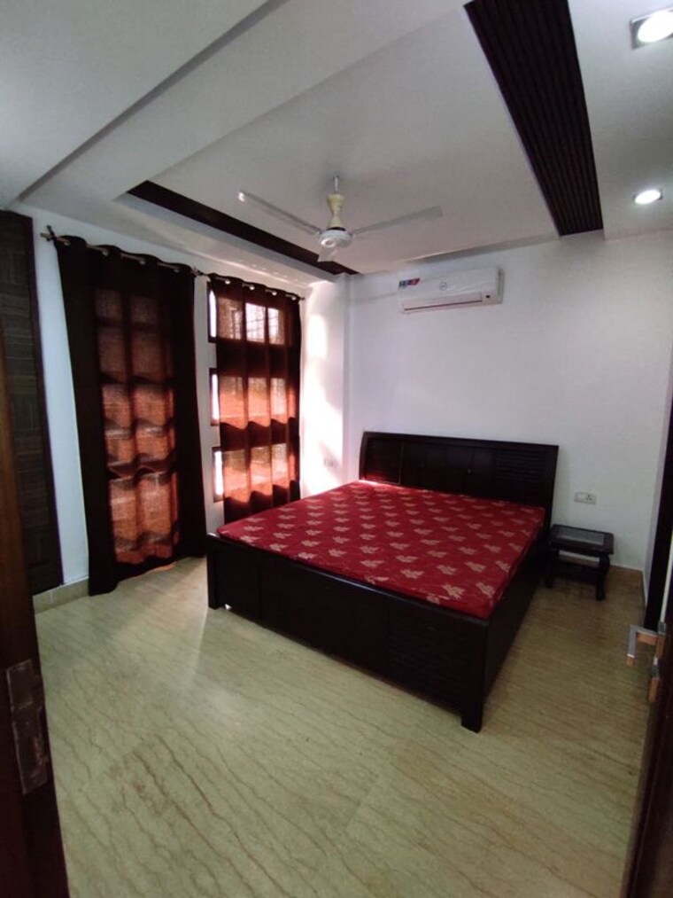 Bedroom, greater kailash i 3 Bedroom 160 Sq.Yd. Builder Floor In Greater Kailash I Delhi 10327317