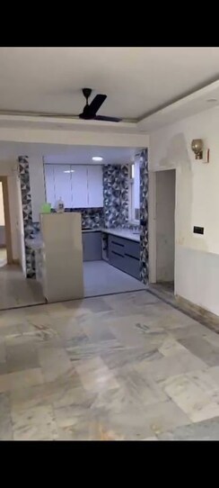 4 BHK + Extra Room Apartment For Rent in Parsvnath Estate