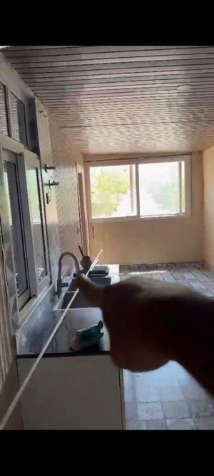 Team Area in 4 BHK Apartment at Parsvnath Estate, Omega I Greater Noida – for Rent