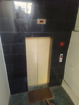 Lift in  Office Space at Arjun Nagar – for Rent