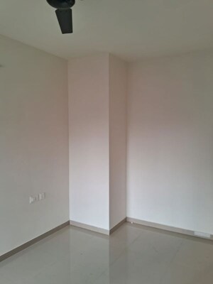 Room in 1 BHK Apartment at Puranik Tokyo Bay Phase 2A, Kasarvadavali – for Rent