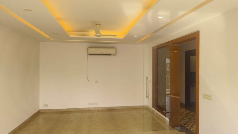 Room, green park extension 4 Bedroom 340 Sq.Yd. Builder Floor In Green Park Extension Delhi 10403624