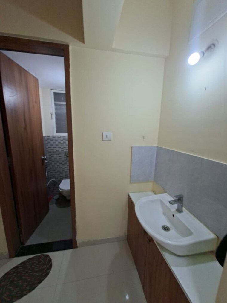 Bathroom, gagan-tisha 1 Bedroom 610 Sq.Ft. Apartment In Undri Pune 10403620