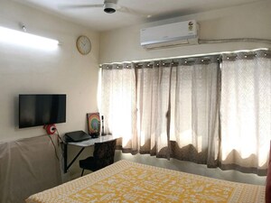 Bedroom in 1 BHK Apartment at Mulund East – for Sale