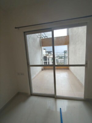 Room in 2 BHK Apartment at Pristine Equilife Homes, Mahalunge Ingale – for Rent