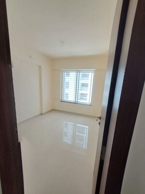 Room in 2.5 BHK Apartment at Pharande Felicity Cluster A, Ravet – for Rent