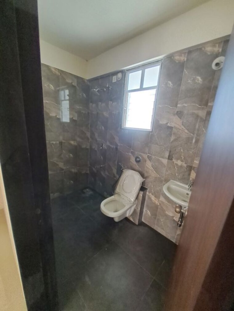Bathroom, pharande-felicity-cluster-a 2.5 Bedroom 820 Sq.Ft. Apartment In Ravet Pune 10403652