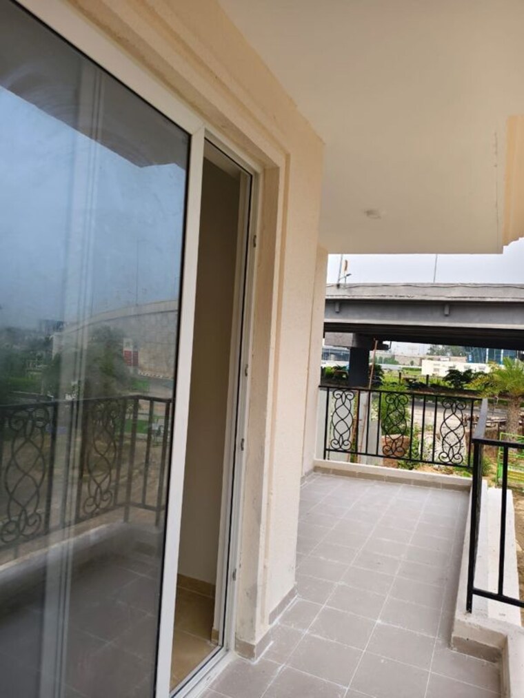 Balcony, signature-global-park-4-and-5 2 Bedroom 1100 Sq.Ft. Builder Floor In Sohna Sector 36 Gurgaon 10403674