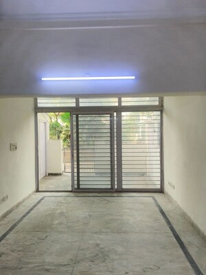 Room in 3 BHK Apartment at Hauz Khas – for Rent