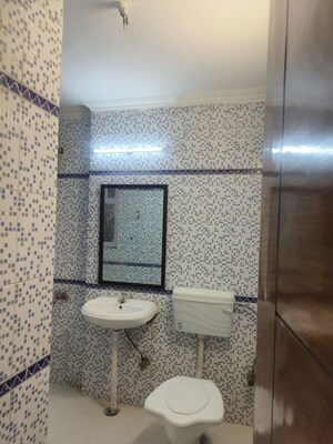 Bathroom in 3 BHK Apartment at Hauz Khas – for Rent