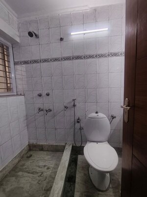 Bathroom in 3 BHK Apartment at Hauz Khas – for Rent