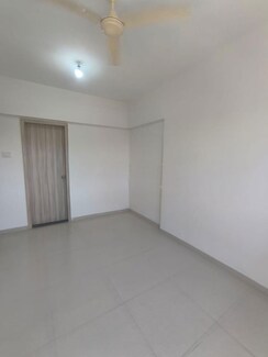 2 BHK Apartment For Rent in Kohinoor Sapphire 2