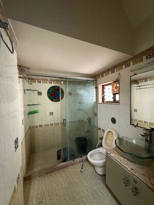Bathroom in 4 BHK Villa at Jodhpur – for Rent