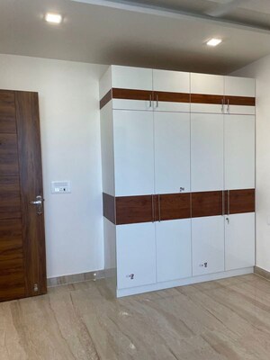 Room in 3 BHK Builder Floor at Amolik Aster Woods, Sector 98 – for Sale