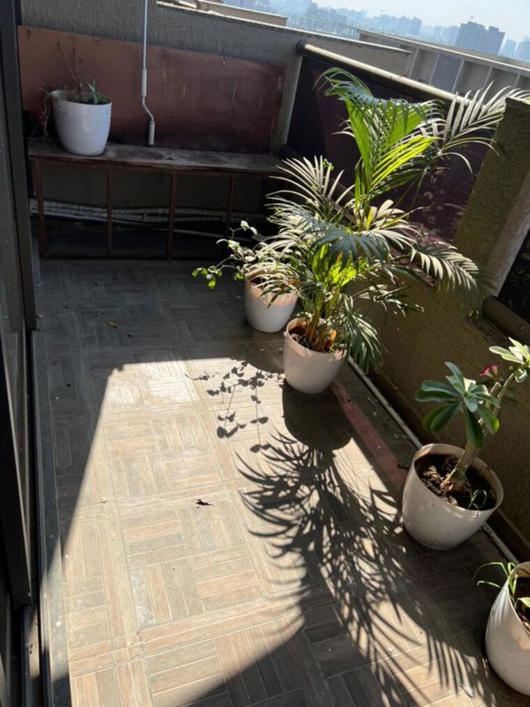 Balcony, gota Commercial Office Space 800 Sq.Ft. In Gota Ahmedabad 10403747