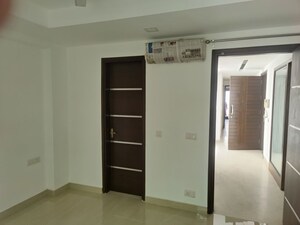 Room in 2 BHK Builder Floor at Dayanand Colony – for Rent