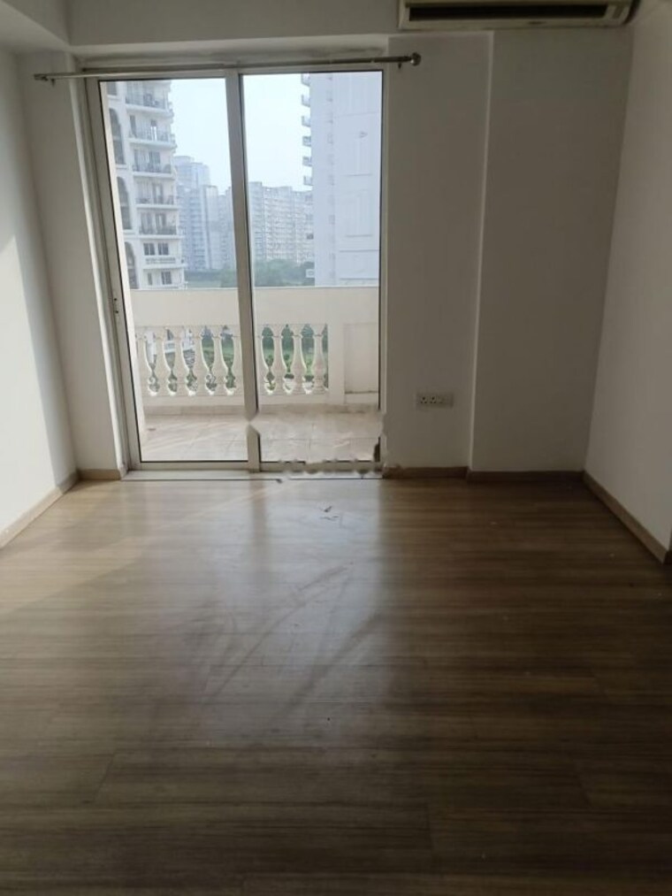 Room, dlf-regal-gardens 3 Bedroom 1780 Sq.Ft. Apartment In Sector 90 Gurgaon 10403733