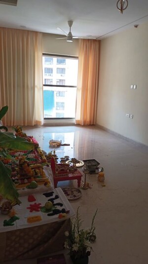 Living Room in 2 BHK Apartment at Kandivali East – for Rent