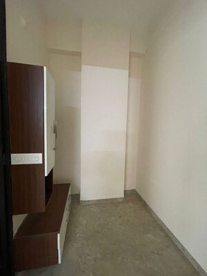 Room in 3 BHK Apartment at Jubilee Hills – for Rent