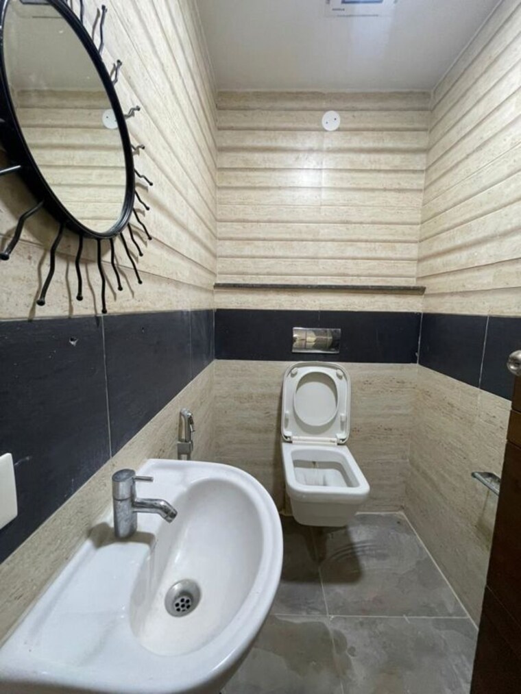 Bathroom, jubilee hills 3 Bedroom 3300 Sq.Ft. Apartment In Jubilee Hills Hyderabad 10403766