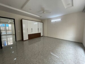 Room in 3 BHK Apartment at Jubilee Hills – for Rent