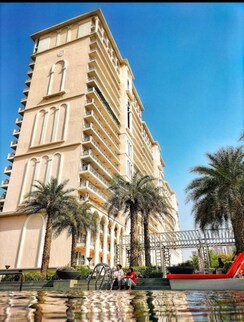 3 BHK Apartment For Sale in DLF The Skycourt