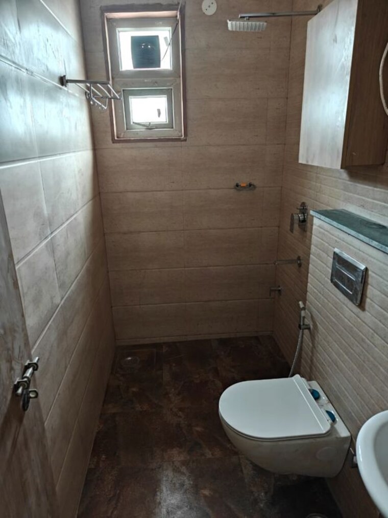 Bathroom, kanhai 2 Bedroom 1200 Sq.Ft. Builder Floor In Kanhai Gurgaon 10403767