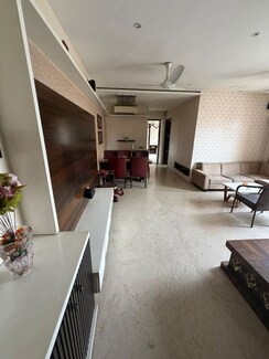 2 BHK + Pooja Room Apartment For Rent in Amrut Apartment	Matunga East