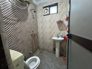 Bathroom in 2 BHK Builder Floor at Sector 5 Dwarka – for Rent