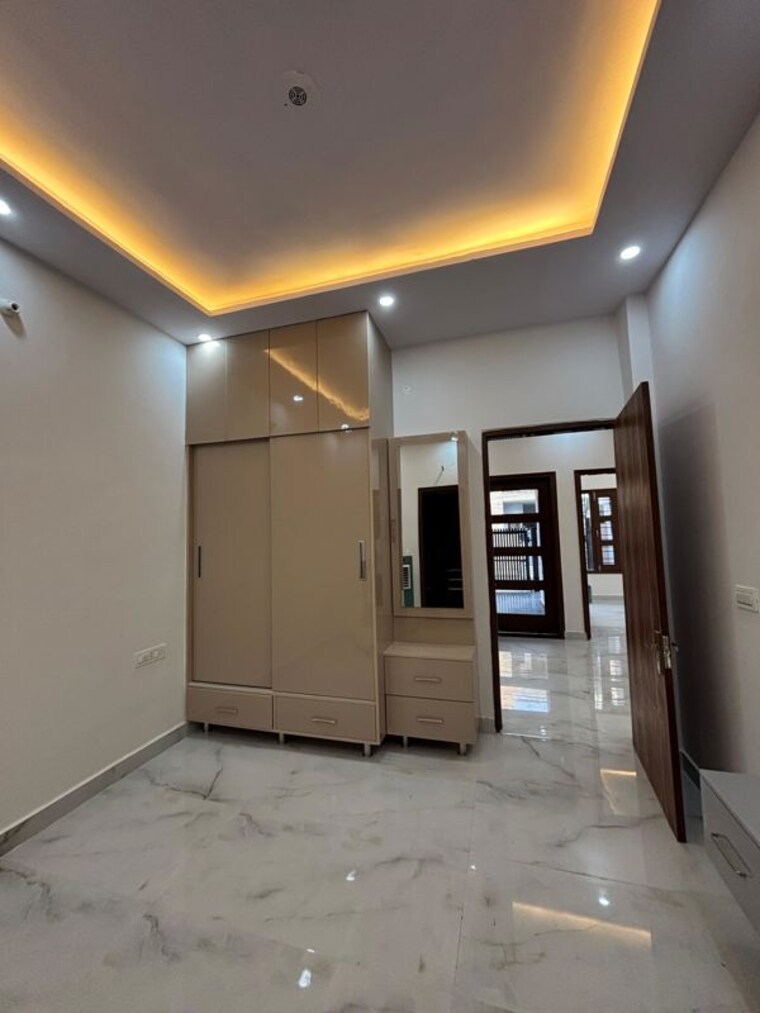 Room, kharar mohali road 6+ Bedroom 112 Sq.Yd. Independent House In Kharar Mohali Road Kharar 10403899