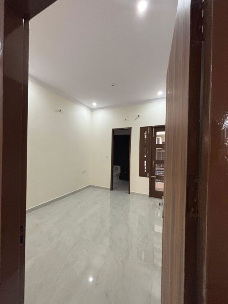 Room, kharar mohali road 6+ Bedroom 112 Sq.Yd. Independent House In Kharar Mohali Road Kharar 10403899