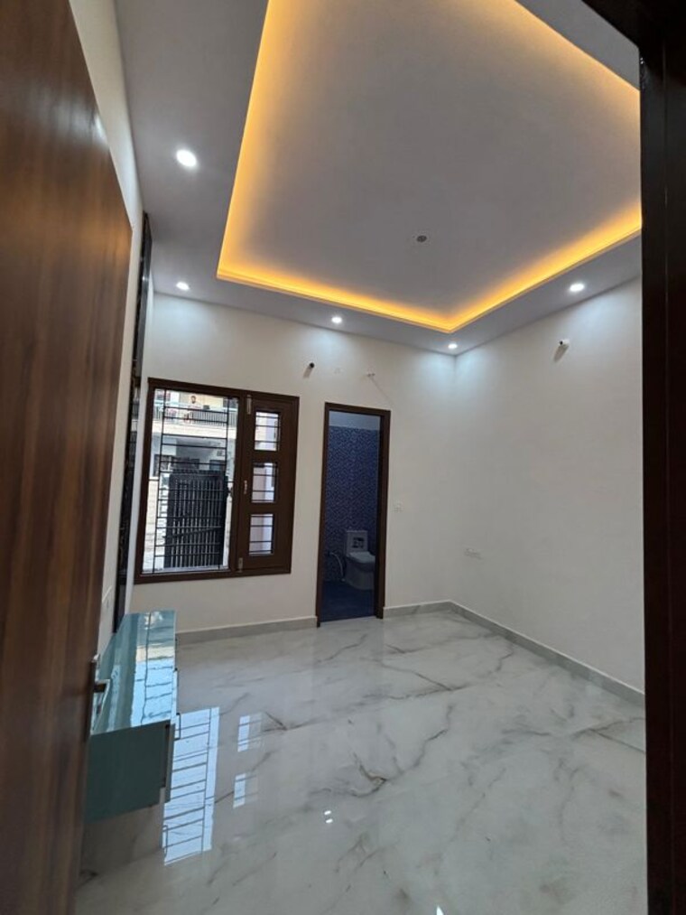 Room, kharar mohali road 6+ Bedroom 112 Sq.Yd. Independent House In Kharar Mohali Road Kharar 10403899