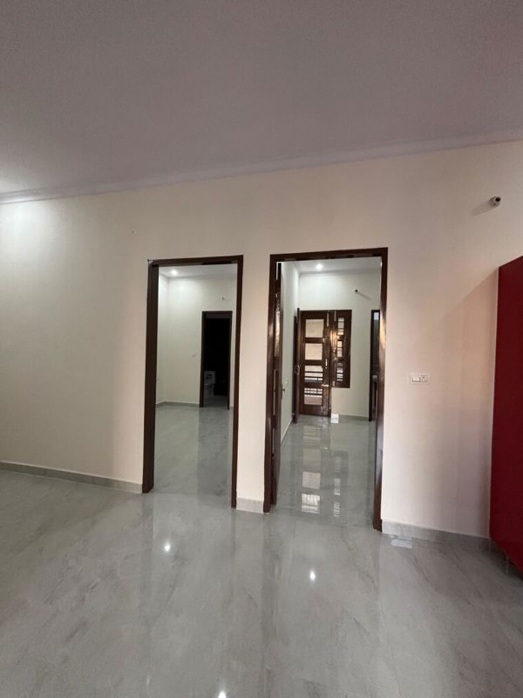 Room, kharar mohali road 6+ Bedroom 112 Sq.Yd. Independent House In Kharar Mohali Road Kharar 10403899