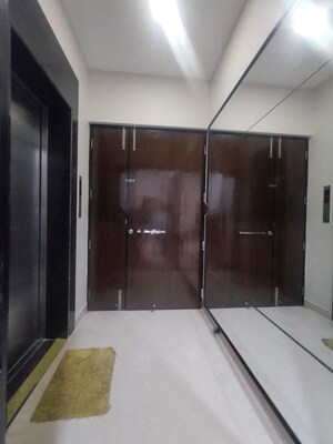 Room in 3 BHK Apartment at Lodha Luxuria Priva, Majiwada – for Rent