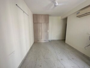 Room in 3 BHK Apartment at ATS Golf Meadows Lifestyle, Central Derabassi – for Rent
