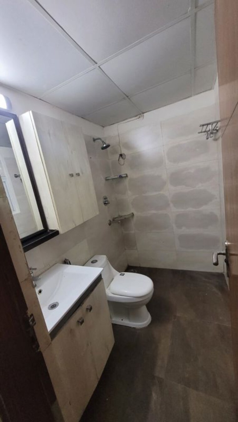 Bathroom, kanhai 1 Bedroom 550 Sq.Ft. Builder Floor In Kanhai Gurgaon 10403951
