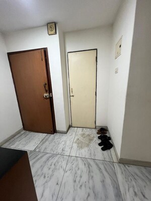Room in 1 BHK Apartment at Lalat CHS, Mahim West – for Rent