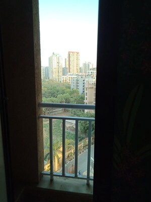 Room in 2 BHK Apartment at Harmony Horizons, Ghodbunder Road – for Rent